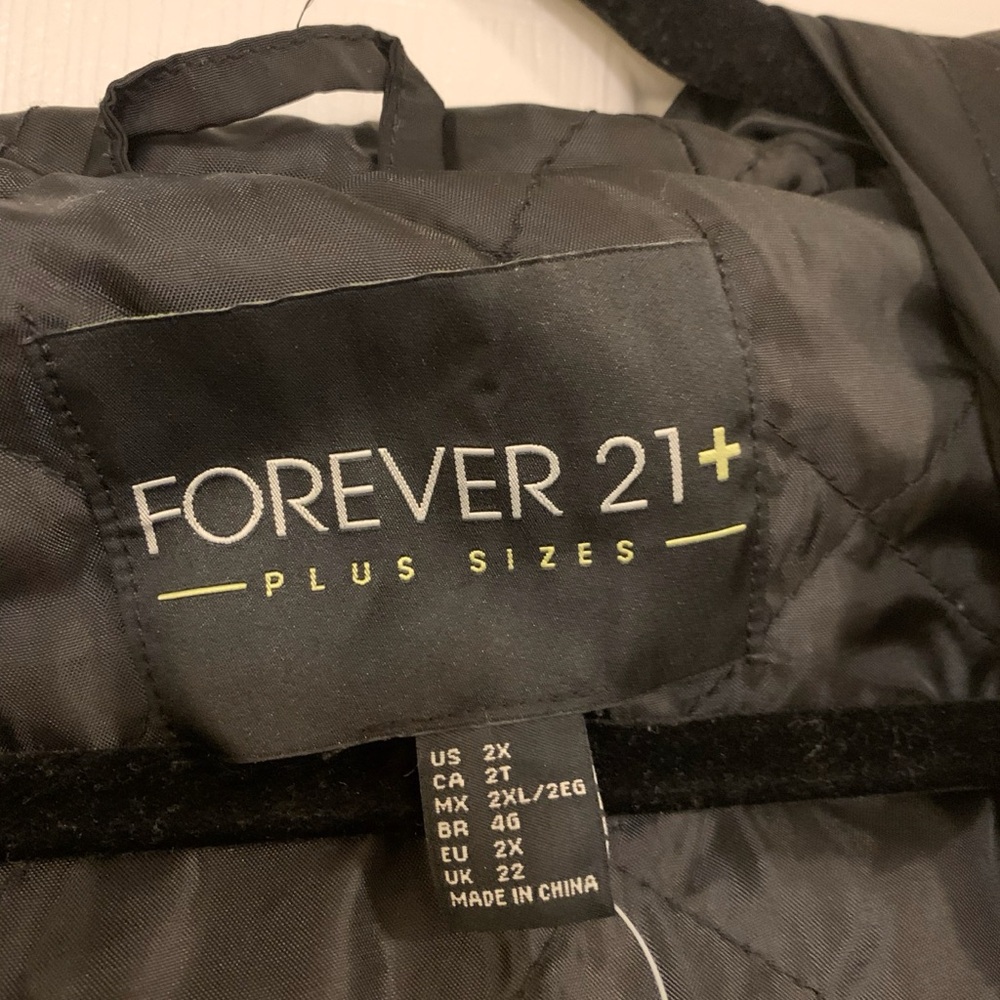 NEW Forever 21 Plus 2X Black Lightweight Waisted Jacket, Lined, Zip and Snap - Picture 12 of 15
